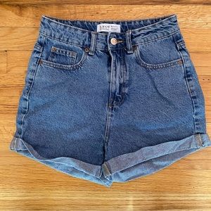 Primmark High Waisted Mom Jean Shorts *size 4*
